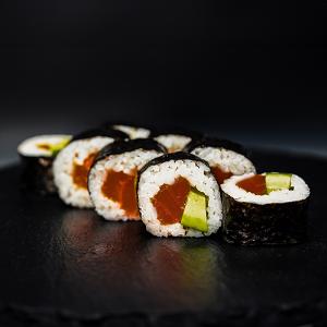 Lachs Avocado Maki