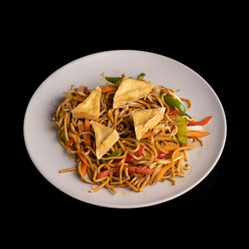 Gebratene Nudeln mit Tofu (vegetarisch)
