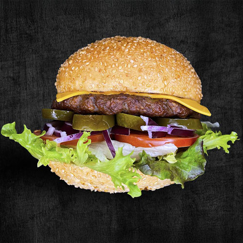 Chili Cheese Burger mit Pommes & Softdrink