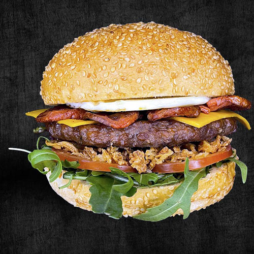 Sucuk & Egg Burger mit Pommes & Softdrink