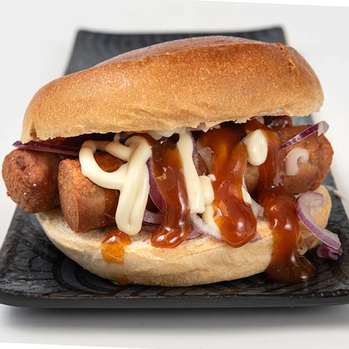 Frikandel Spezial im Brot (halal)