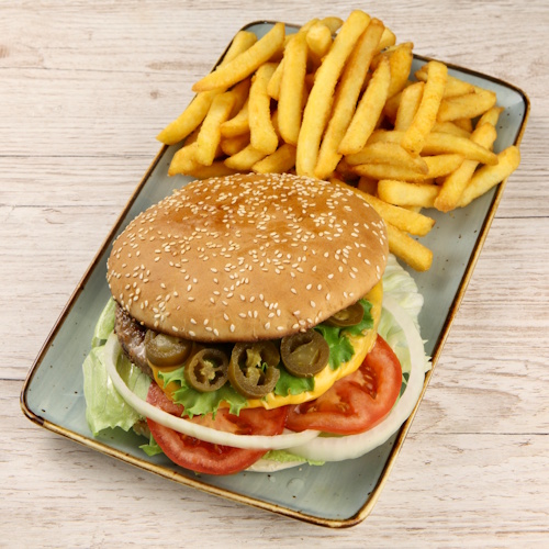 Chili-Cheeseburger mit Pommes frites, 180 g