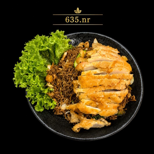 Bratreis mit knusprigem Hühnerfleisch